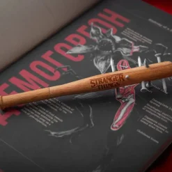 Bolígrafo bate de béisbol de Steve - Stranger Things con pin
