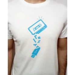 Camiseta cassete y USB