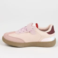 Deportiva Minnie: Estilo y Comodidad para los Más Pequeños