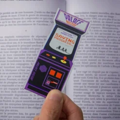 Marcapáginas Metálico de Consola Arcade - Stranger Things